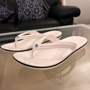 Crocs men’s flip flops